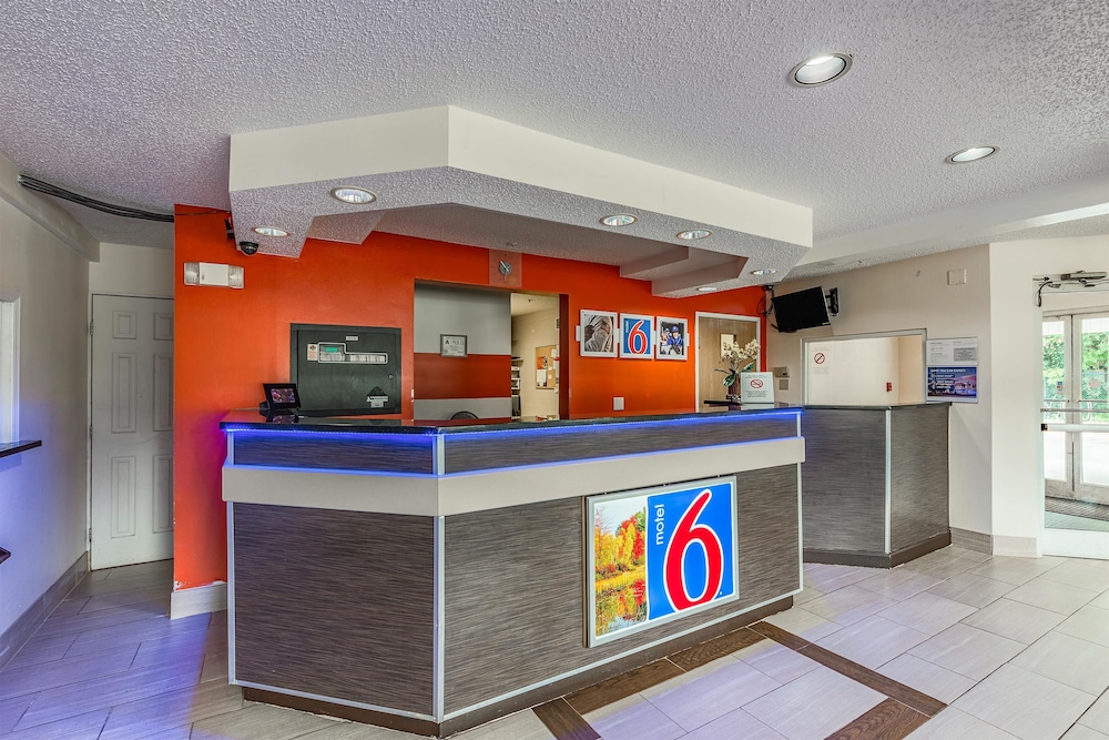 Motel 6 Charlotte, NC - University