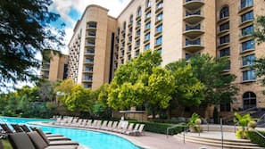 Indoor pool, 2 outdoor pools, pool umbrellas