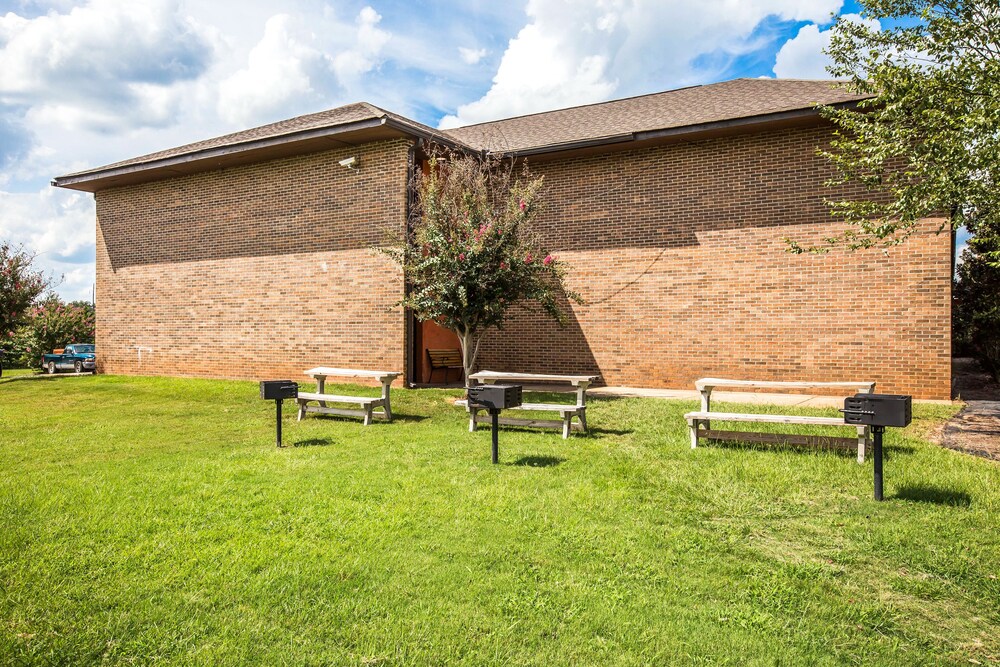 BBQ/picnic area, Value Stay Extended Stay Hotel