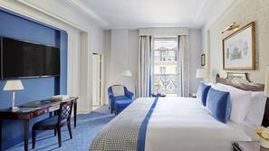 Egyptian cotton sheets, premium bedding, minibar, in-room safe