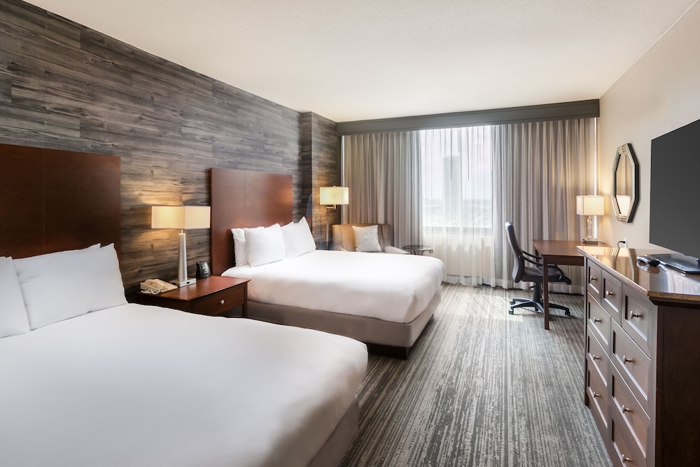 DoubleTree by Hilton Hotel & Suites Houston by the Galleria, Houston 147 Room Prices & Reviews