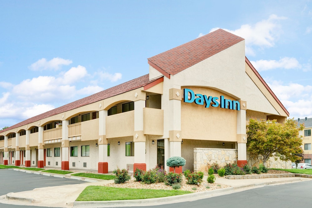 Days Inn by Wyndham Overland Park/Metcalf/Convention Center