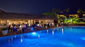 Outdoor pool, free cabanas, pool umbrellas