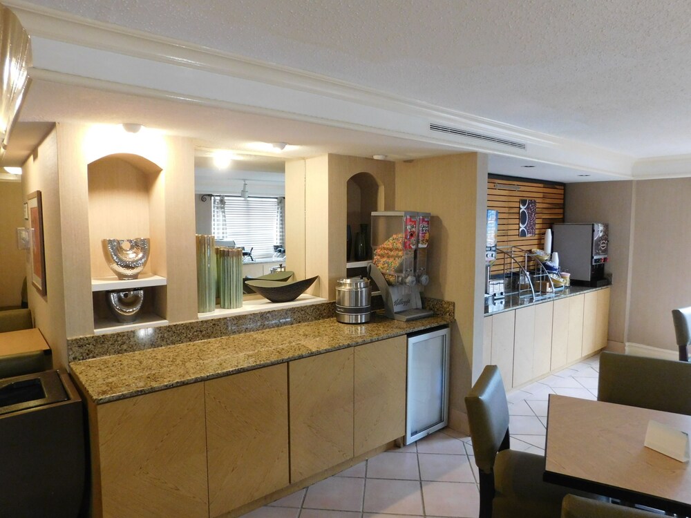 Coffee service, Days Inn & Suites by Wyndham Schaumburg