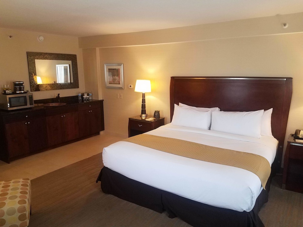 Doubletree by Hilton Hotel Denver - Thornton