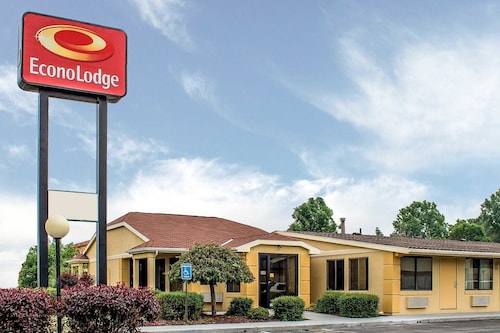 Summit Motorsports Park Hotels Find Hotel Econo Lodge Norwalk