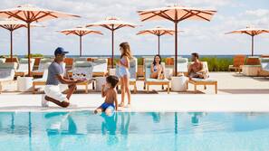 2 outdoor pools