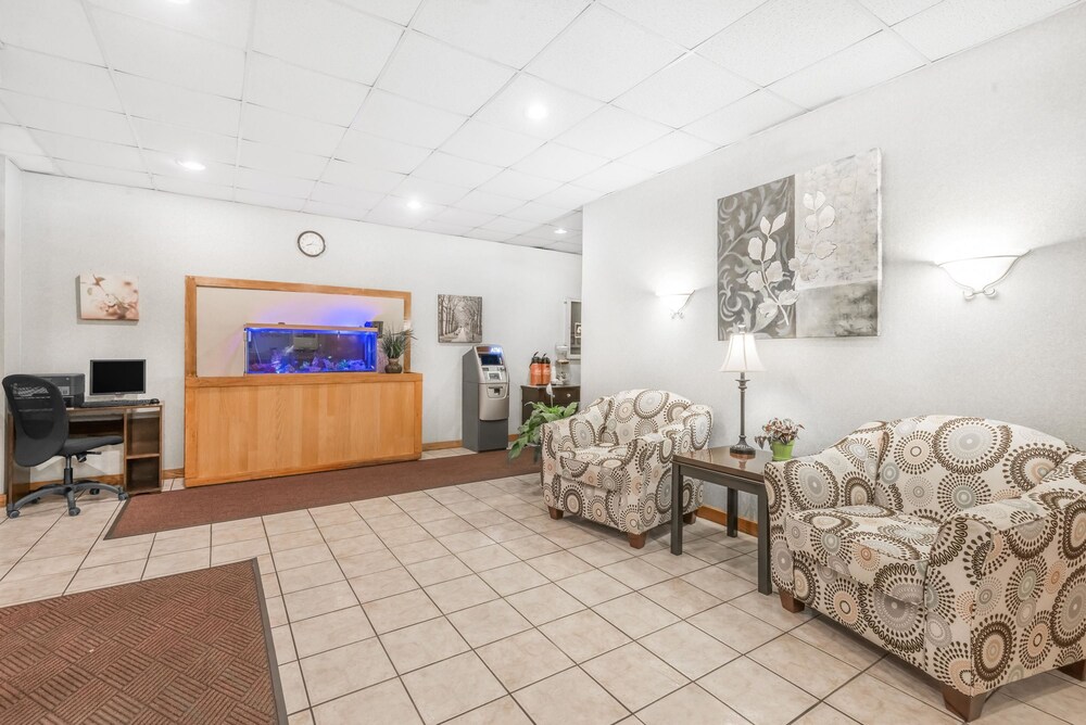 Lobby, Days Inn by Wyndham St Clairsville