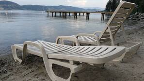 Private beach, sun loungers, beach umbrellas, beach towels