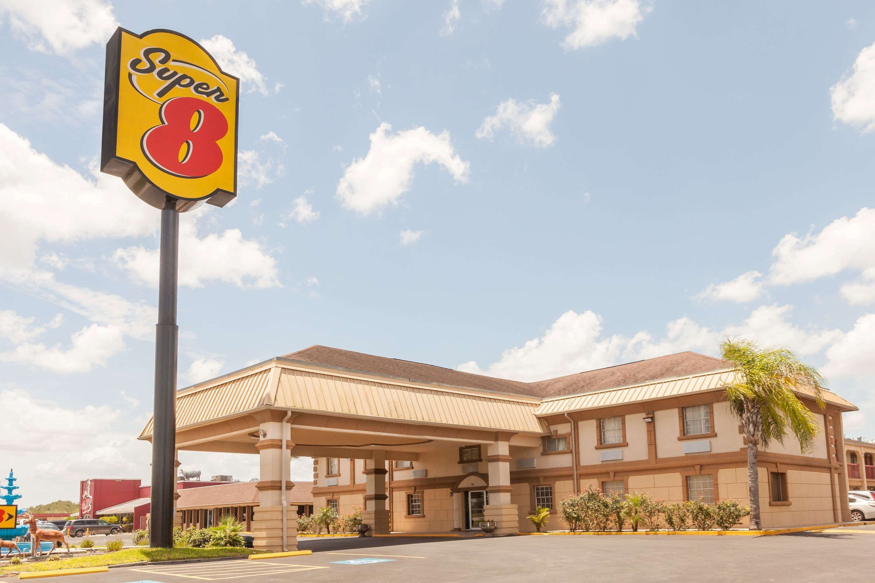 Super 8 By Wyndham Kingsville In Kingsville Tx Expedia