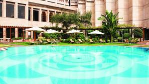 Kolam renang outdoor