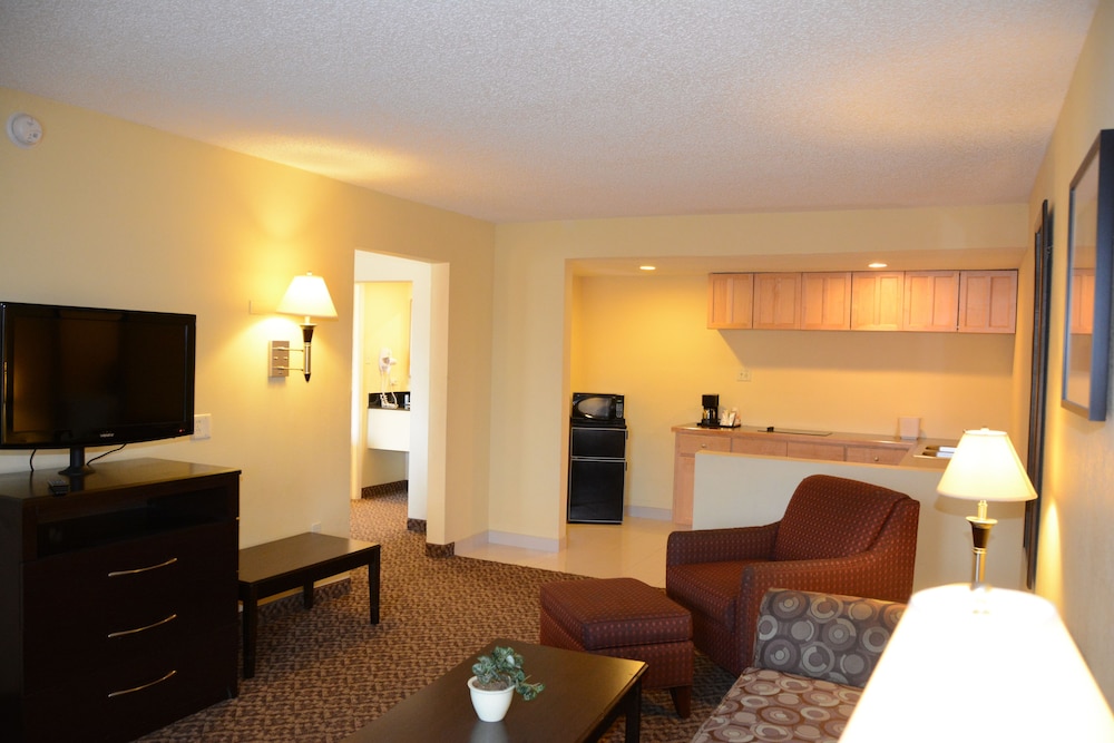 Quality Inn & Suites North Richland Hills