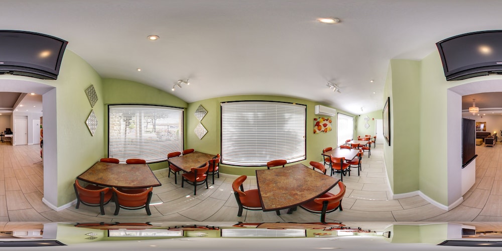 Breakfast area, Quality Inn & Suites North Richland Hills