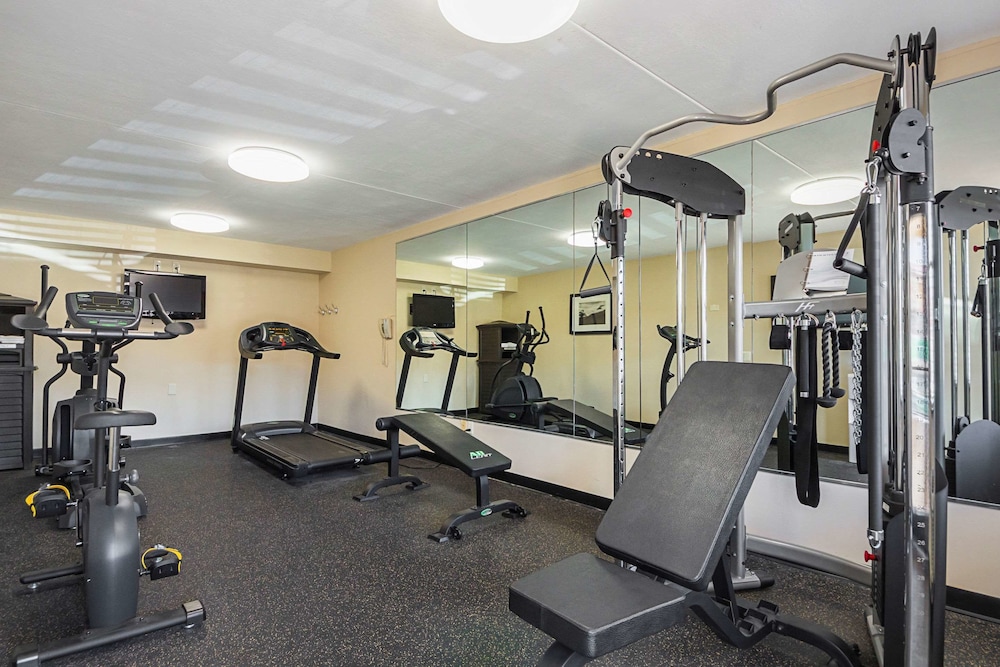 Fitness facility, Quality Inn & Suites North Richland Hills