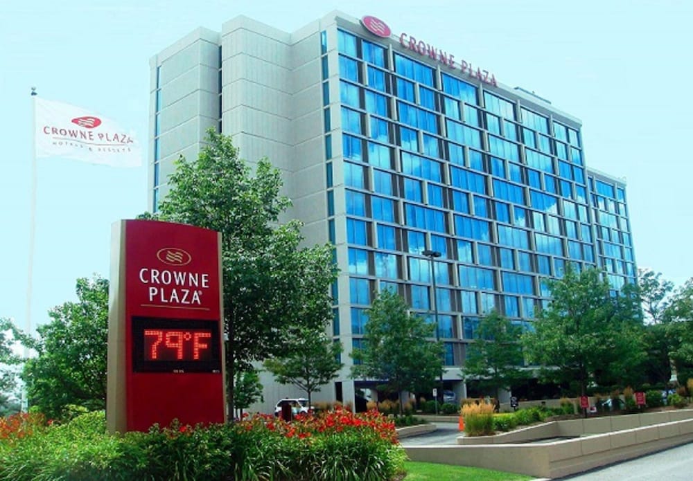 Image result for Crowne Plaza Hotel in Rosemont