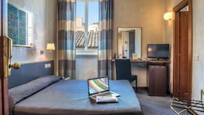 Hypoallergeen beddengoed, een minibar, een kluis op de kamer, een bureau