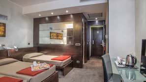Hypoallergeen beddengoed, een minibar, een kluis op de kamer, een bureau