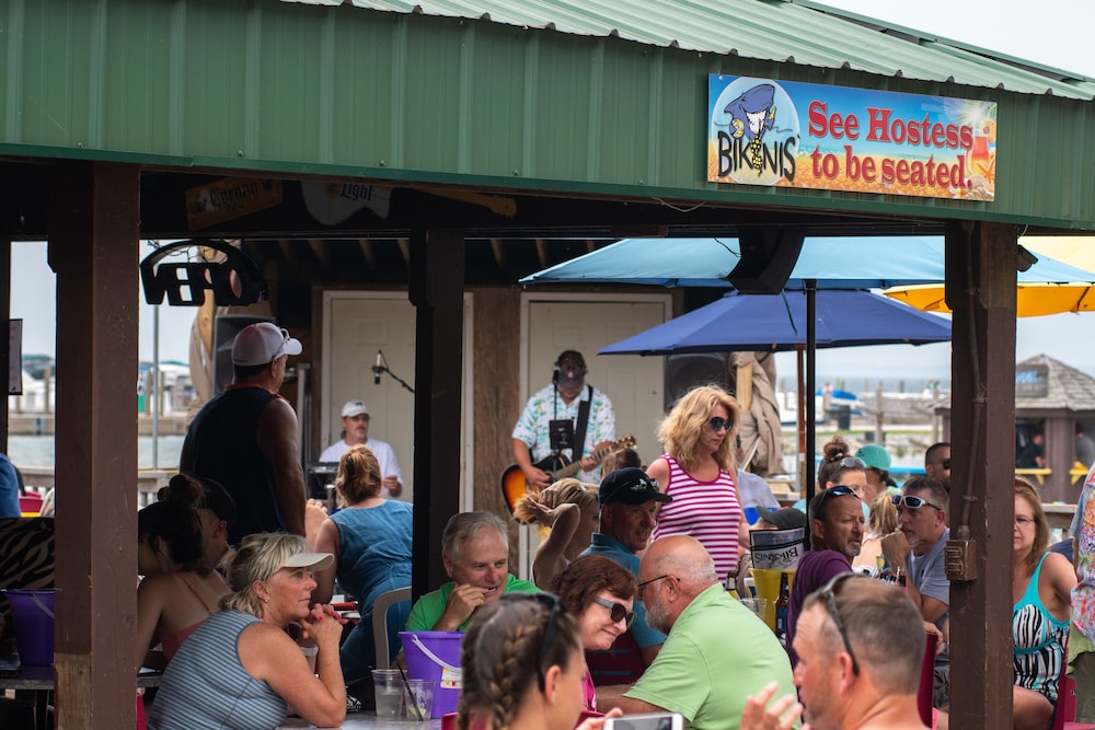 Room Deals for Tawas Bay Beach Resort, East Tawas starting at 126