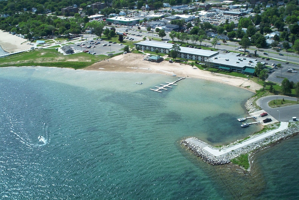 Tawas Bay Beach Resort in East Tawas Best Rates & Deals on Orbitz