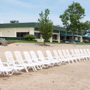 Top 10 Hotels In Tawas Mi 47 Hotel Deals On Expedia Tawas Bay Beach Resort