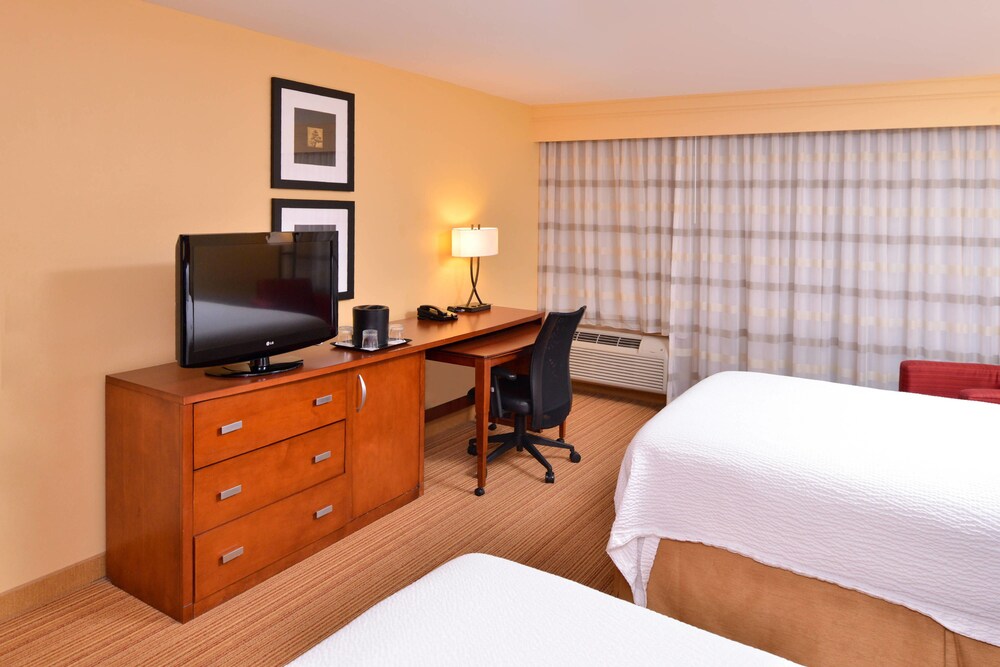 Courtyard by Marriott Tampa North/I-75 Fletcher