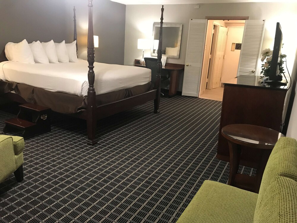 SureStay Plus Hotel by Best Western Greenwood