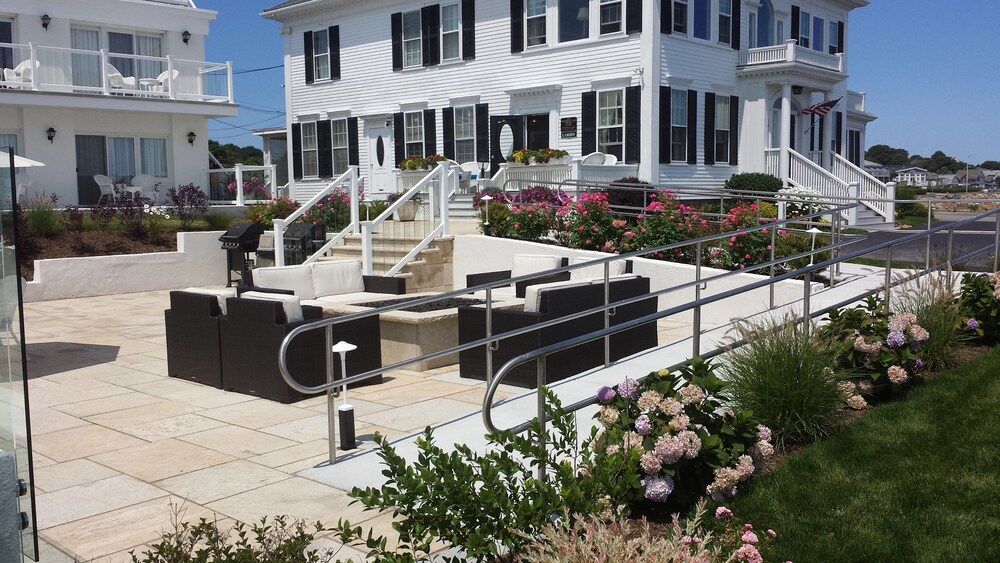 Ocean House Hotel at Bass Rocks, Gloucester: $134 Room Prices & Reviews | Travelocity