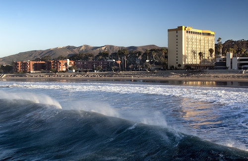 Great Place to stay Crowne Plaza Ventura Beach near Ventura 