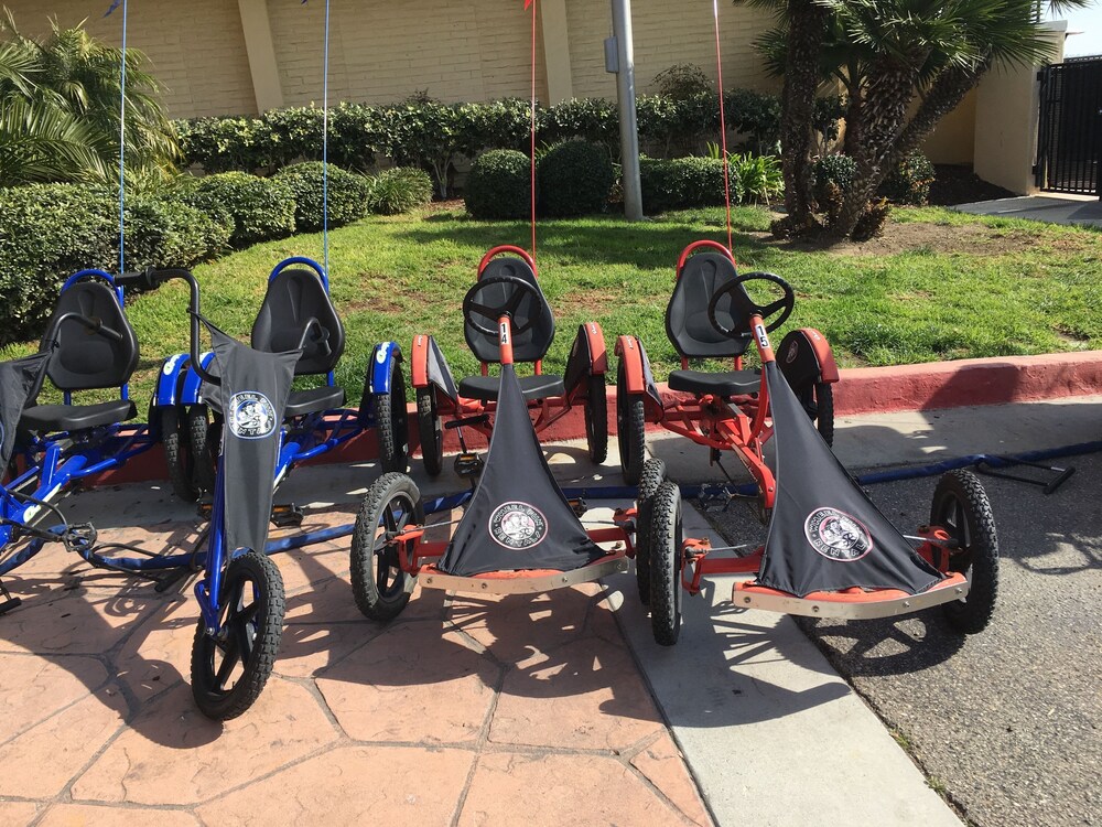 Bicycling, Crowne Plaza Ventura Beach, an IHG Hotel