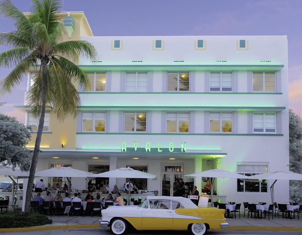 Front of property - evening/night, Avalon Hotel