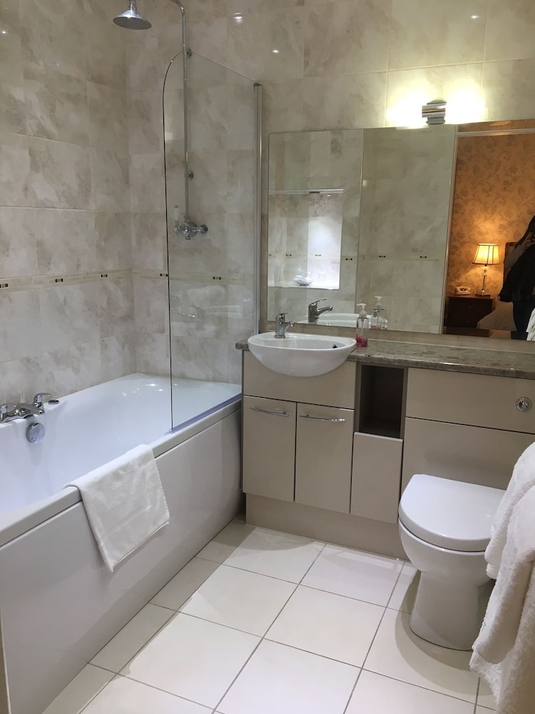 Bathroom, Ledgowan Lodge Hotel