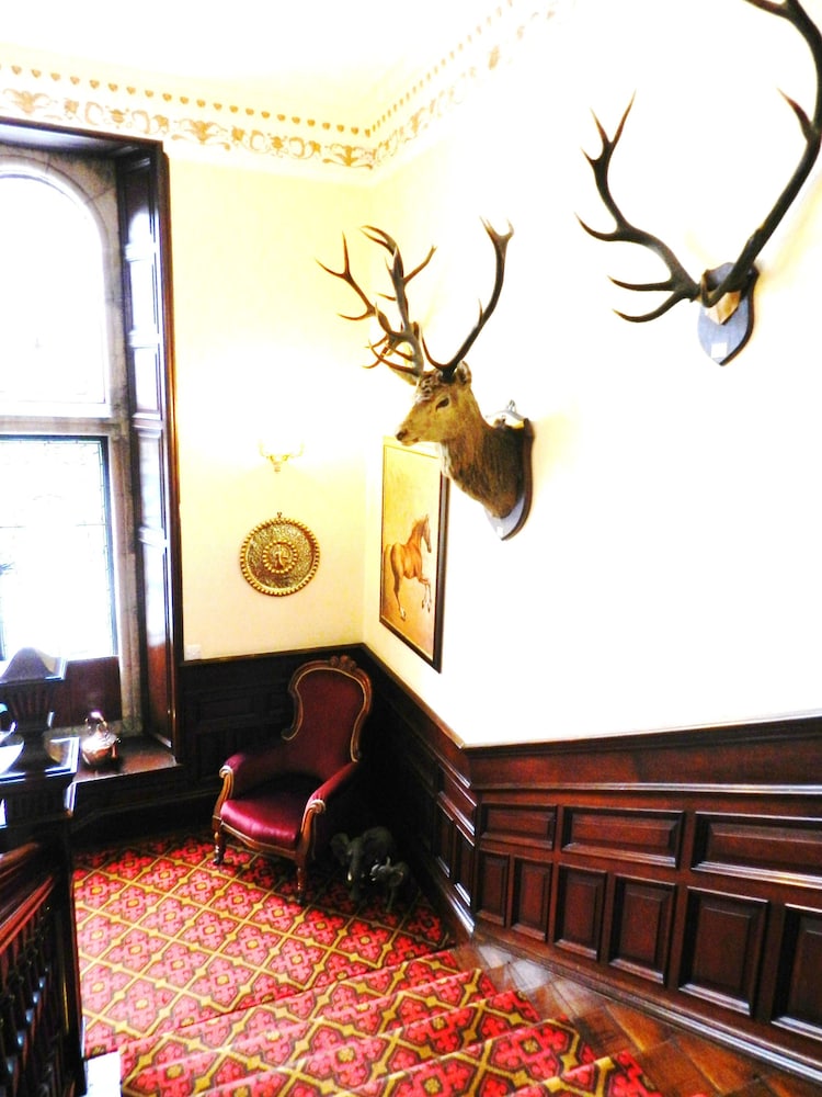 Staircase, Ledgowan Lodge Hotel