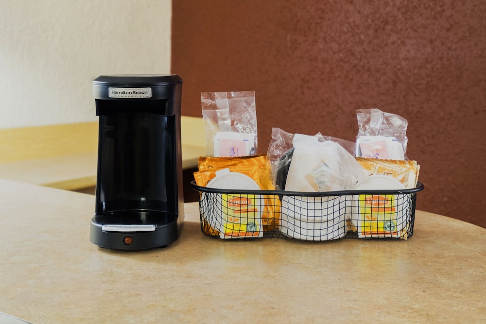 Coffee and/or coffee maker, Red Roof Inn Philadelphia - Trevose