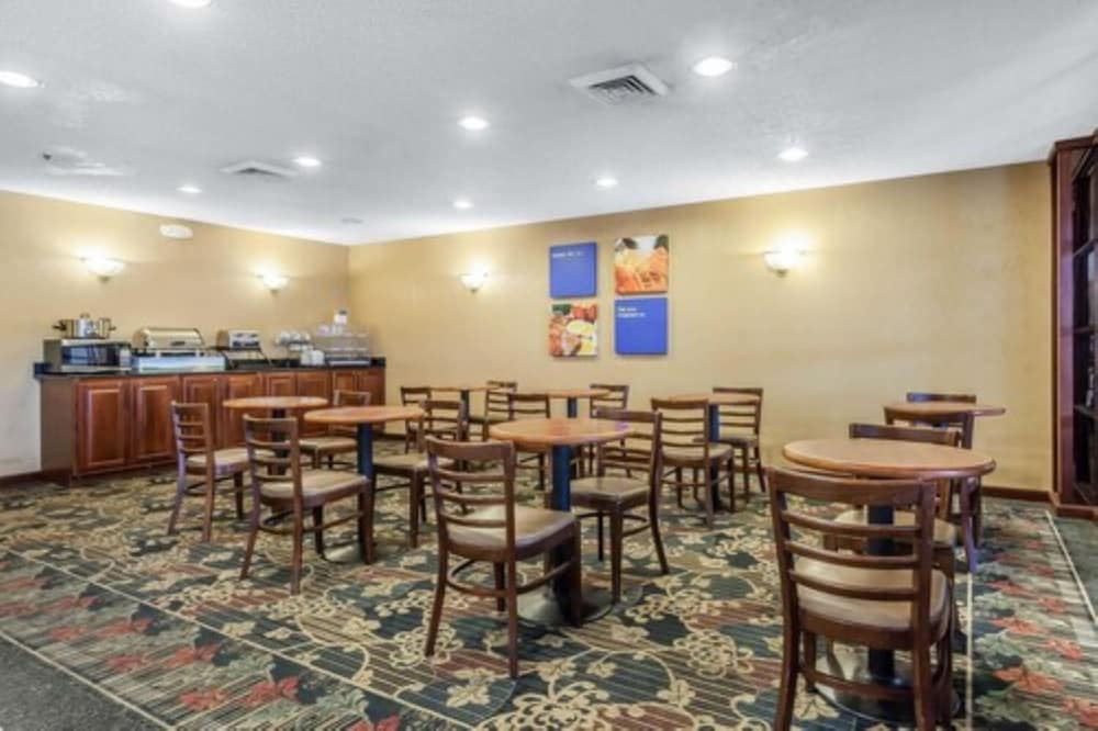 Comfort Inn Cleveland Airport