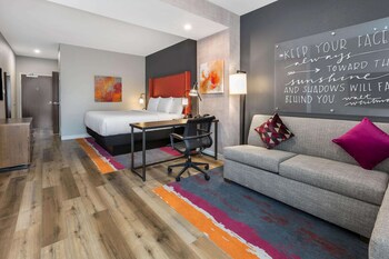 La Quinta Inn Suites By Wyndham Lewisville Dallas 58 Room Prices Reviews Travelocity
