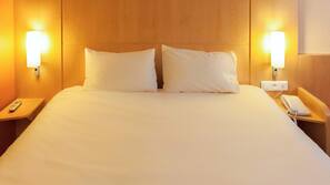 Coffre-forts dans les chambres, bureau, rideaux occultants