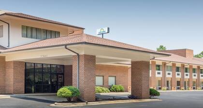 Days Inn by Wyndham Lexington