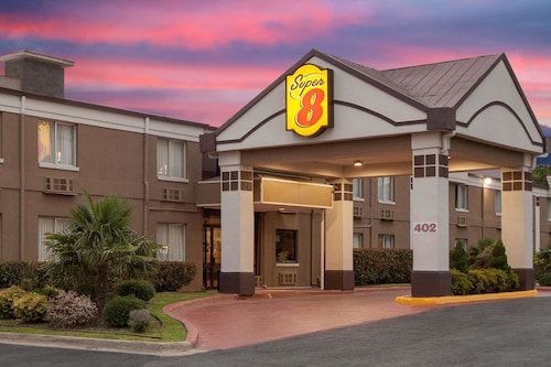 Great Place to stay Super 8 by Wyndham Grand Prairie North near Grand Prairie 