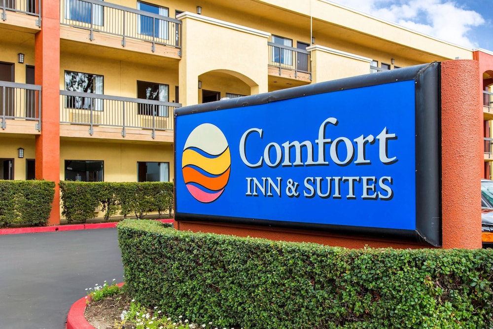 Comfort Inn and Suites San Francisco Airport North