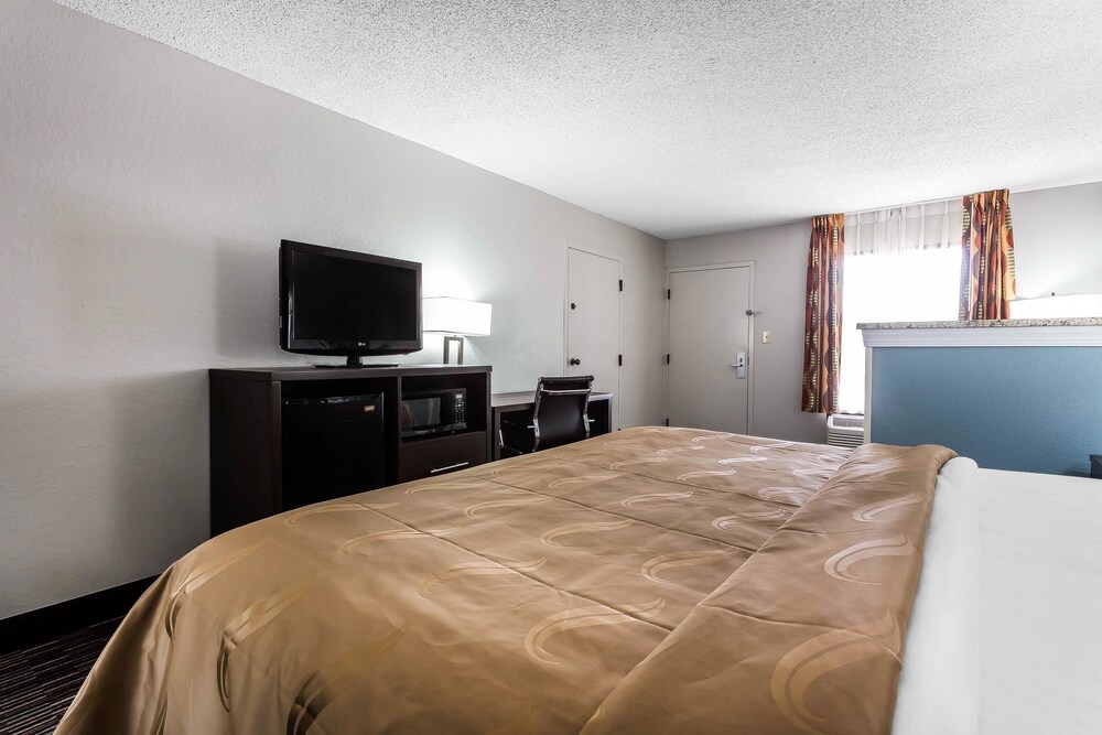 Quality Inn & Suites Mooresville - Lake Norman