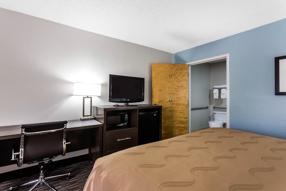 Quality Inn & Suites Mooresville - Lake Norman