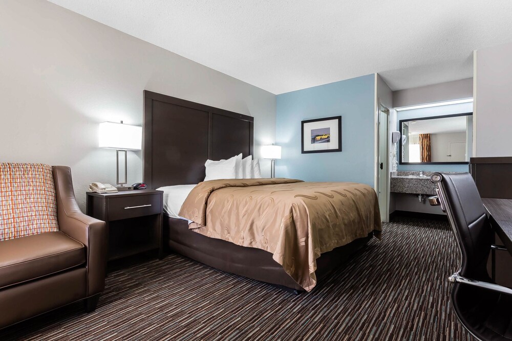 Quality Inn & Suites Mooresville - Lake Norman