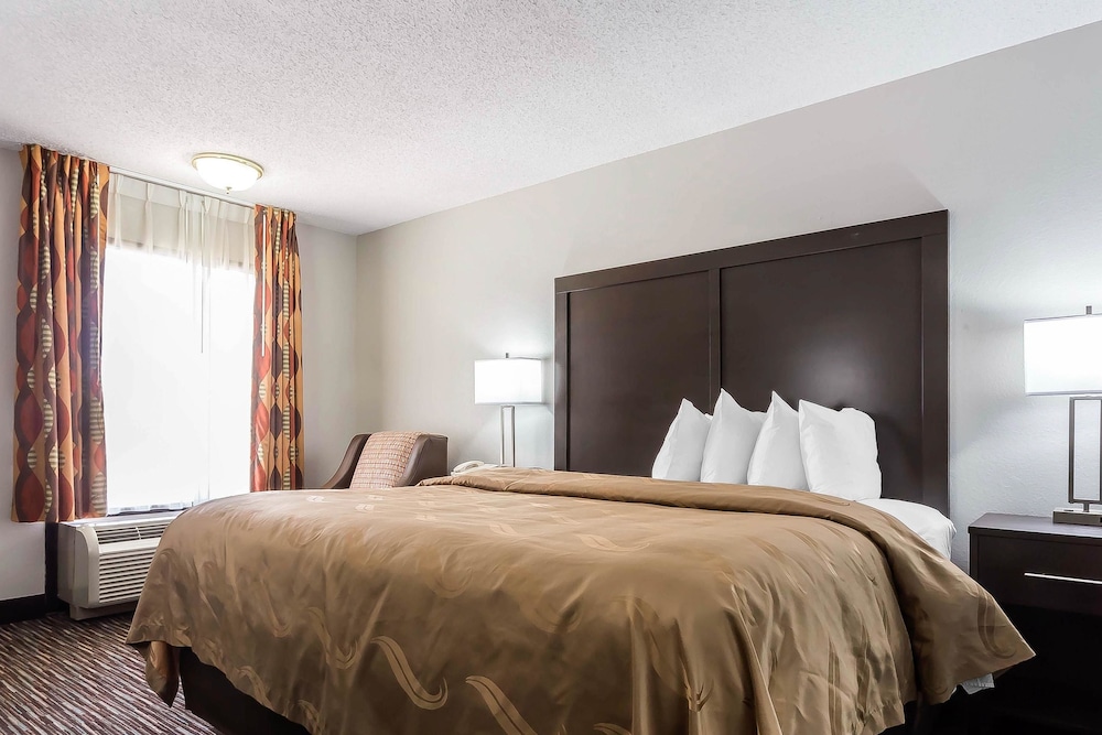 Quality Inn & Suites Mooresville - Lake Norman