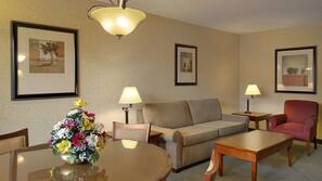 Premium bedding, pillowtop beds, in-room safe, desk
