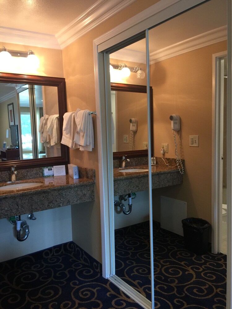 Quality Inn Long Beach Signal Hill in Los Angeles Best Rates