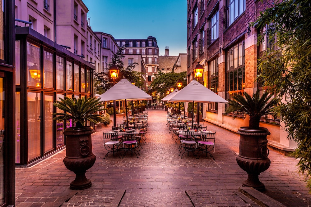 Courtyard, Les Jardins du Marais