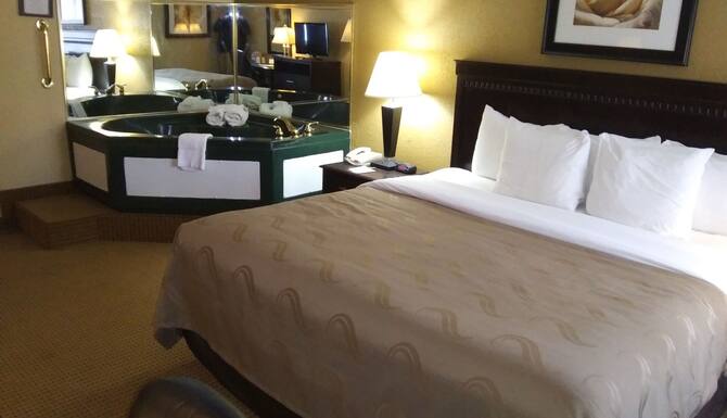 Quality Inn Suites Fairgrounds In Syracuse Ny Expedia