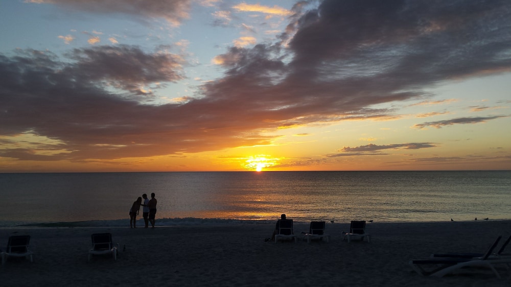 Sandcastle Resort at Lido Beach