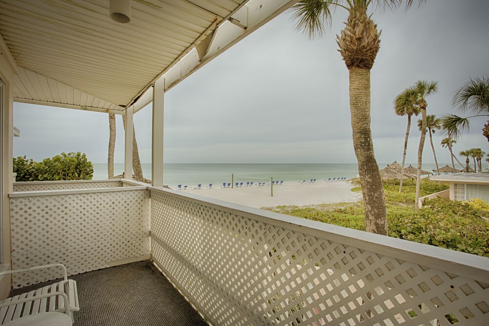 Sandcastle Resort at Lido Beach