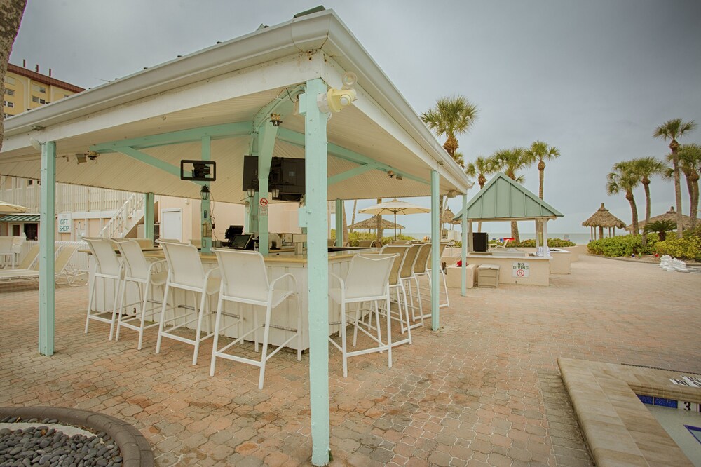 Sandcastle Resort at Lido Beach